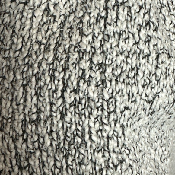 Nubbly knit white + black raglan sleeve open front cardigan two pockets - Picture 8 of 11